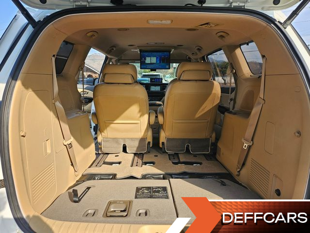 Kia CARNIVAL 7-Seater Limousine President купить на сайте DeffCars