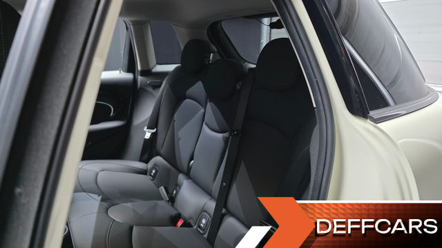 Mini COOPER 5-Door Classic Plus 3rd купить на сайте DeffCars