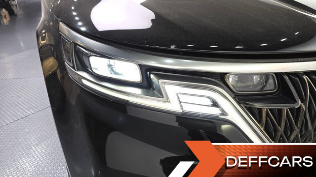 Kia CARNIVAL 7-Seater Hi-Limousine Signature купить на сайте DeffCars