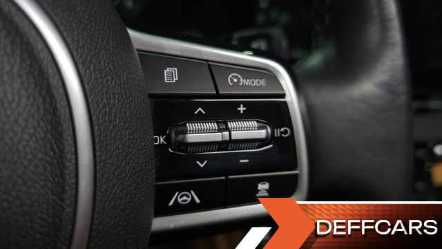 Kia CARNIVAL Gasoline 7-Seater Signature купить на сайте DeffCars
