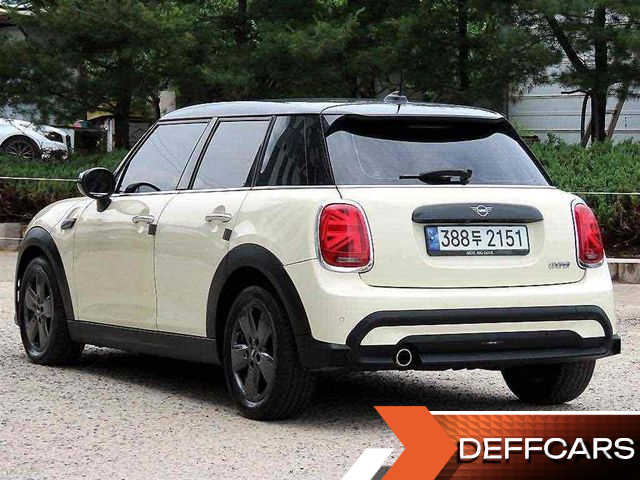 Mini COOPER 5Door Classic Launch Pack Third Generation купить на сайте DeffCars