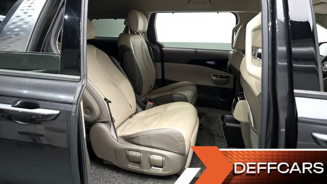 Kia CARNIVAL Gasoline 7-Seater Signature купить на сайте DeffCars