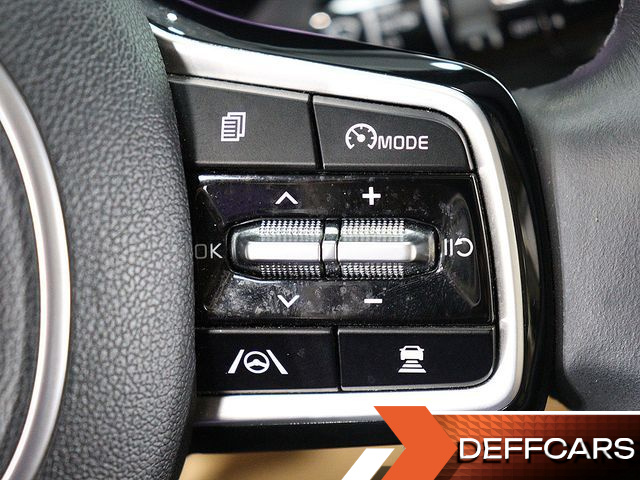 Kia CARNIVAL 9-Seater Prestige купить на сайте DeffCars
