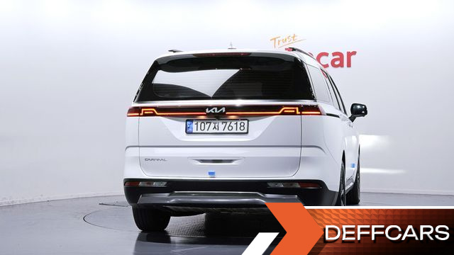 Kia CARNIVAL Gasoline 7-Seater Signature купить на сайте DeffCars
