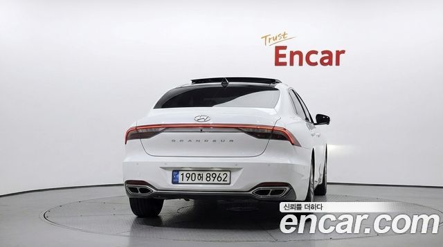 Hyundai GRANDEUR 3.3 Calligraphy купить на сайте DeffCars