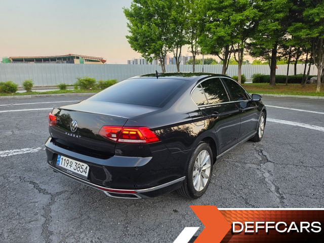 Volkswagen PASSAT 2.0 TDI Premium купить на сайте DeffCars