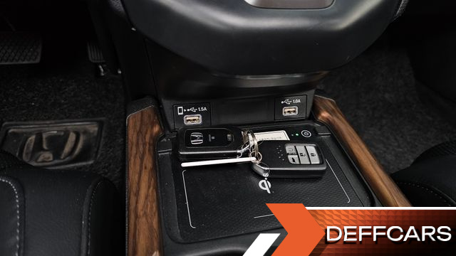 Honda CR-V 2.0 Hybrid Touring 4WD купить на сайте DeffCars