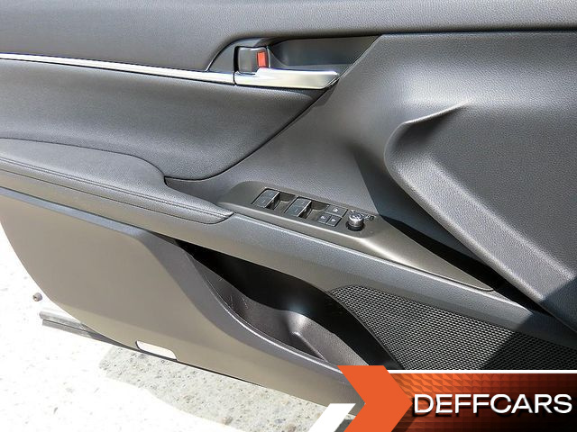 Toyota CAMRY 2.5 XLE Hybrid купить на сайте DeffCars