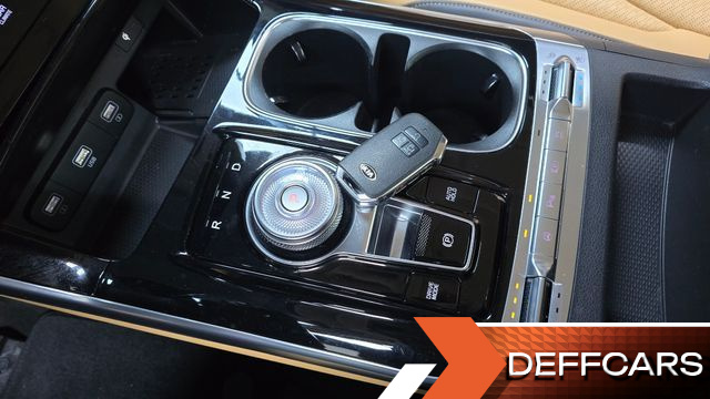 Kia CARNIVAL 7-Seater Signature купить на сайте DeffCars