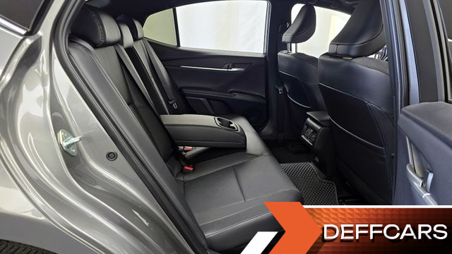 Toyota CAMRY 2.5 XLE Hybrid купить на сайте DeffCars