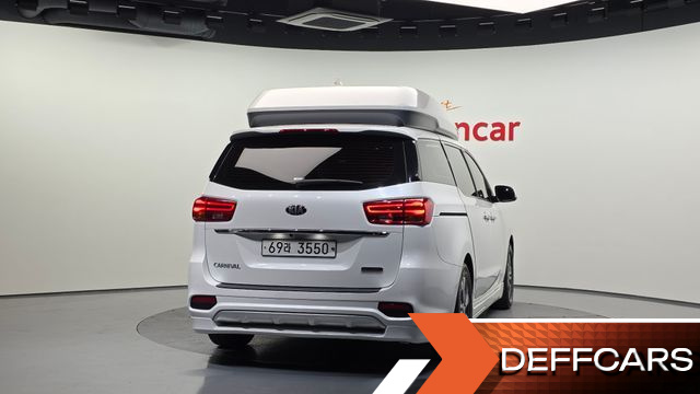Kia CARNIVAL 9-Seater Hi-Limousine Luxury купить на сайте DeffCars