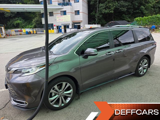 Toyota SIENNA 2.5 Hybrid 2WD купить на сайте DeffCars