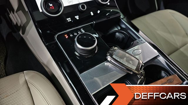 Land Rover RANGE ROVER VELAR 2.0 D240 SE купить на сайте DeffCars