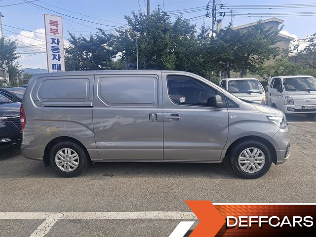 Hyundai STAREX Van 3-Seater Smart купить на сайте DeffCars