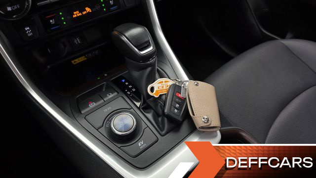 Toyota RAV4 2,5 4WD Hybrid LTD купить на сайте DeffCars