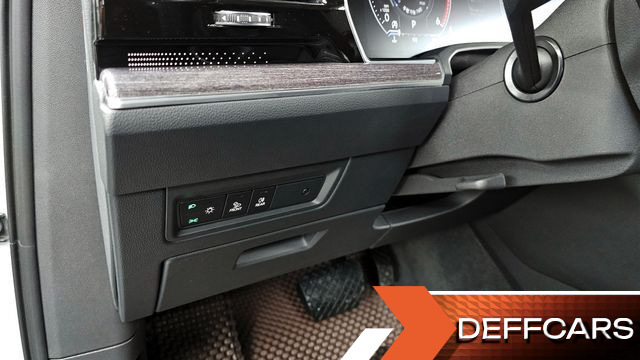 Volkswagen TOUAREG 3.0 TDI Premium купить на сайте DeffCars