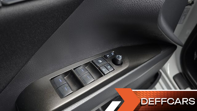 Toyota CAMRY 2.5 LE Hybrid купить на сайте DeffCars