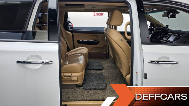 Kia CARNIVAL Gasoline 7-Seater Limousine President купить на сайте DeffCars