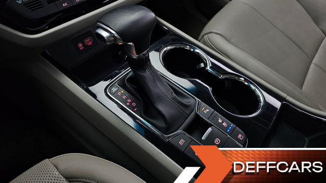 Kia CARNIVAL 7-Seater Limousine VIP купить на сайте DeffCars