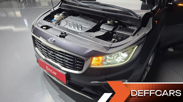 Kia CARNIVAL 7-Seater Limousine VIP купить на сайте DeffCars