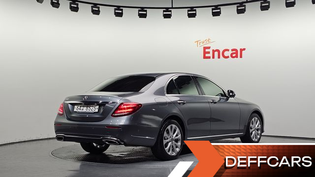 Mercedes E-CLASS E300 Exclusive купить на сайте DeffCars