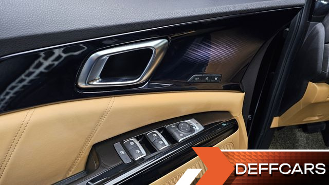 Kia CARNIVAL 9-Seater Signature купить на сайте DeffCars