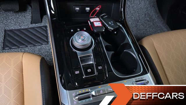 Kia CARNIVAL 9-Seater Noblesse купить на сайте DeffCars