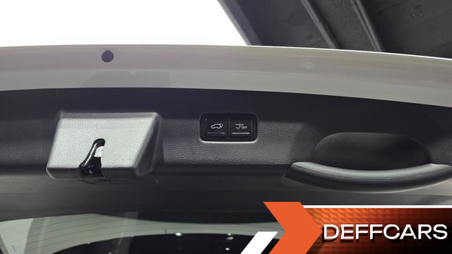 Kia CARNIVAL Gasoline 9-Seater Signature купить на сайте DeffCars