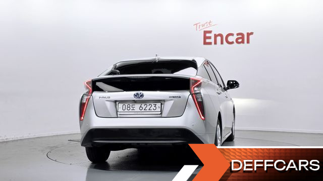 Toyota PRIUS 1.8 E купить на сайте DeffCars