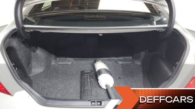 Toyota CAMRY Hybrid XLE купить на сайте DeffCars