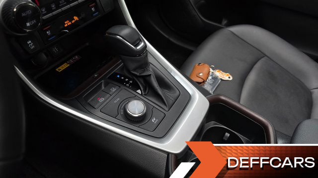 Toyota RAV4 2,5 4WD Hybrid LTD купить на сайте DeffCars