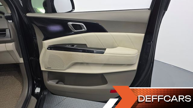 Kia CARNIVAL 9-Seater Signature купить на сайте DeffCars