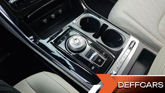Kia CARNIVAL 9-Seater Noblesse купить на сайте DeffCars