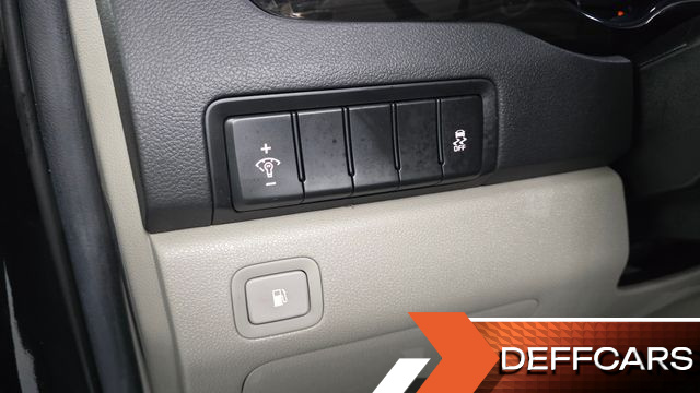 Kia CARNIVAL 11-Seater Prestige купить на сайте DeffCars