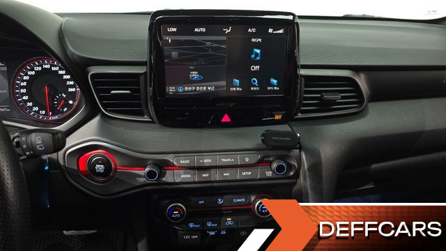 Hyundai VELOSTER 1.6 Turbo Sport Core купить на сайте DeffCars