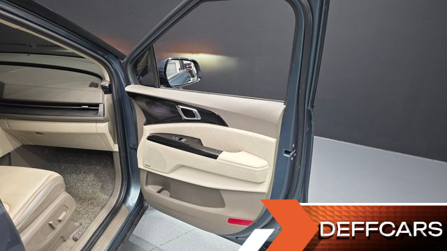 Kia CARNIVAL 9-Seater Signature купить на сайте DeffCars