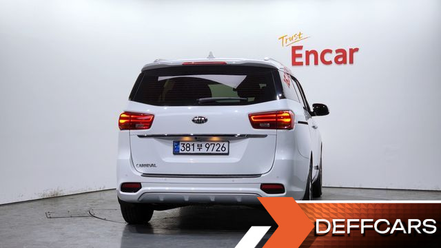Kia CARNIVAL 9-Seater Prstige купить на сайте DeffCars