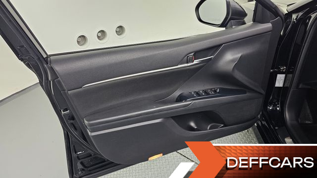 Toyota CAMRY 2.5 LE Hybrid купить на сайте DeffCars