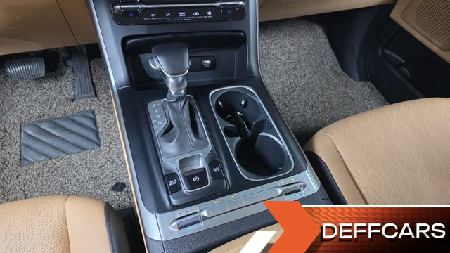 Kia CARNIVAL 9-Seater Prestige купить на сайте DeffCars