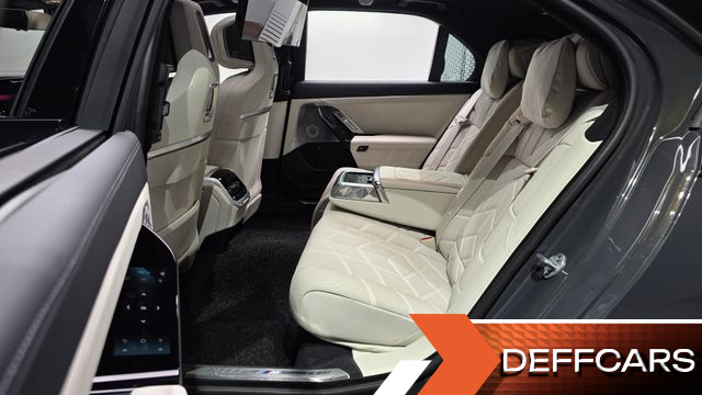 BMW I7 M70 xDrive M Performance купить на сайте DeffCars