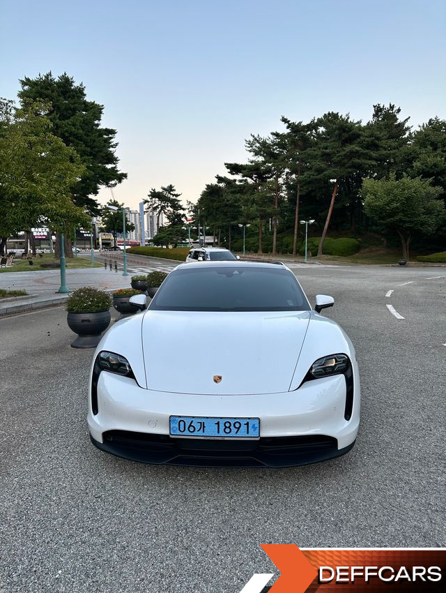 Porsche TAYCAN 4S купить на сайте DeffCars