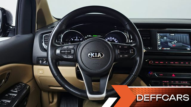 Kia CARNIVAL 9-Seater Hi-Limousine Noblesse Special купить на сайте DeffCars