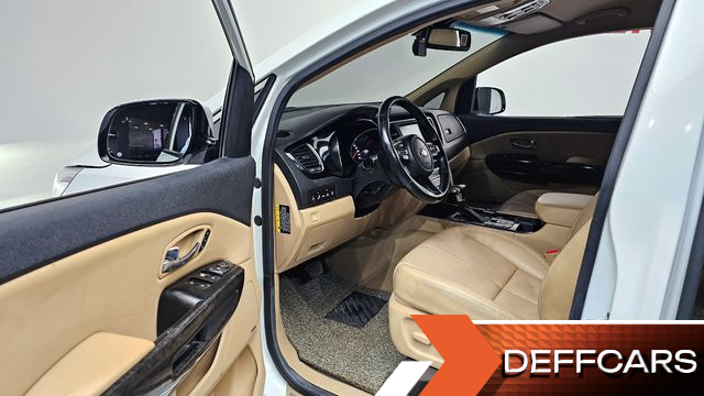 Kia CARNIVAL 9-Seater Hi-Limousine Noblesse Special купить на сайте DeffCars