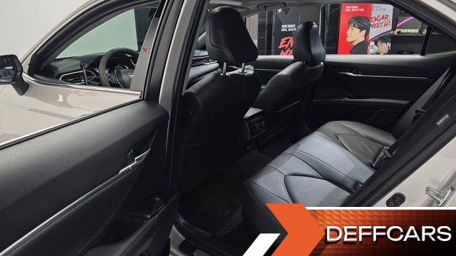 Toyota CAMRY 2.5 XLE Hybrid купить на сайте DeffCars
