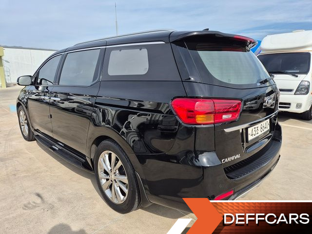 Kia CARNIVAL 9-Seater Noblesse Special купить на сайте DeffCars