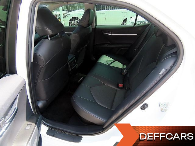 Toyota CAMRY 2.5 XLE Hybrid купить на сайте DeffCars