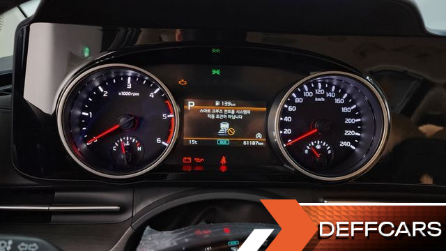 Kia CARNIVAL 9-Seater Prestige купить на сайте DeffCars