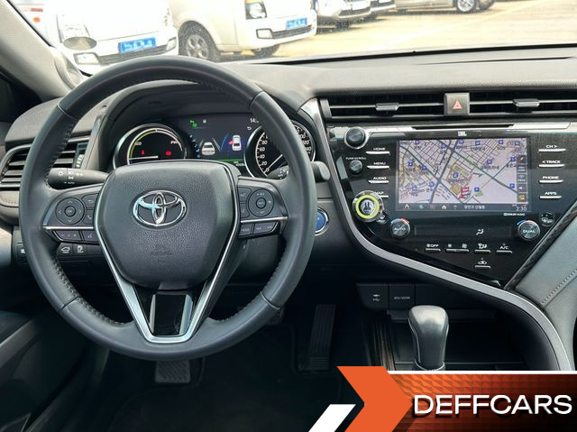 Toyota CAMRY 2.5 XLE Hybrid купить на сайте DeffCars