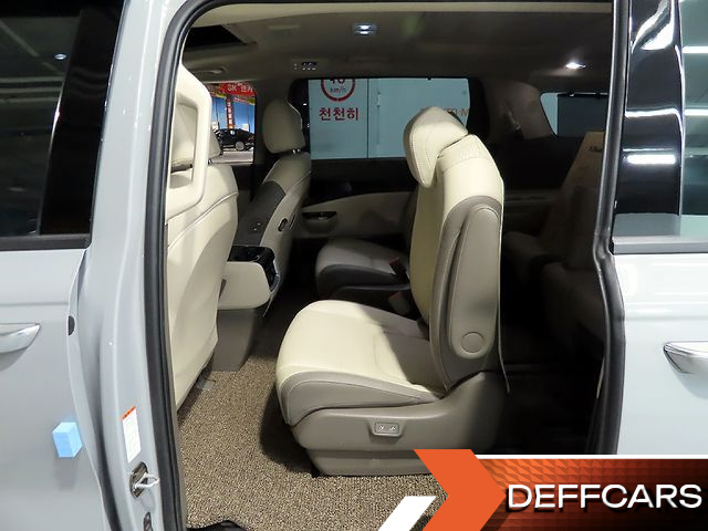 Kia CARNIVAL 9-Seater Gravity купить на сайте DeffCars