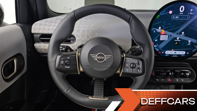 Mini COOPER 5 Door Favoured купить на сайте DeffCars